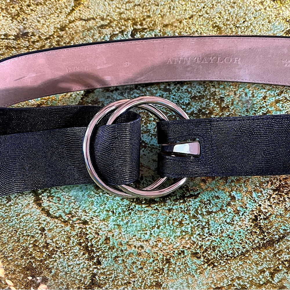 ⬇️ Ann Taylor Double Ring Leather Belt - Picture 2 of 9